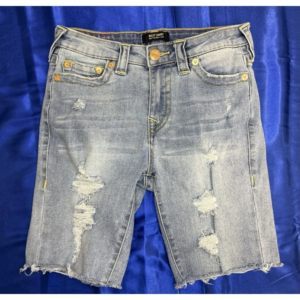 True Religion Women's 27 Riley Raw Hem Distressed Bermuda Shorts Light Wash Jean